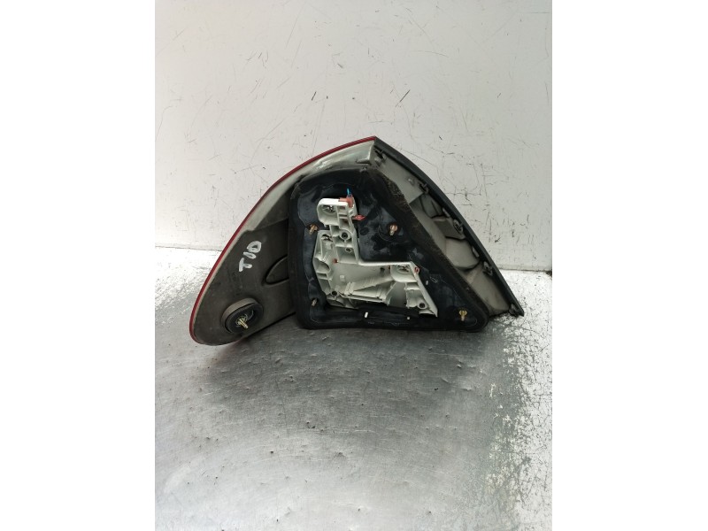 Recambio de piloto trasero derecho para mercedes-benz clase e (w211) e 270 cdi (211.016) referencia OEM IAM A2118200664  2002
