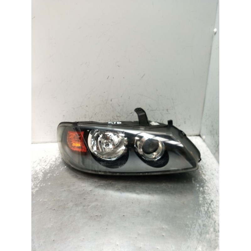 Recambio de faro derecho para nissan almera ii hatchback (n16) 2.2 dci referencia OEM IAM H235GRLE 26010BN67A 2002