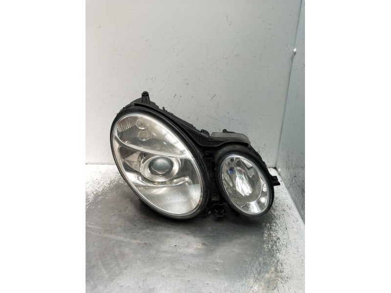 Recambio de faro derecho para mercedes-benz clase e (w211) e 270 cdi (211.016) referencia OEM IAM 5DV00829000 XENON 2002