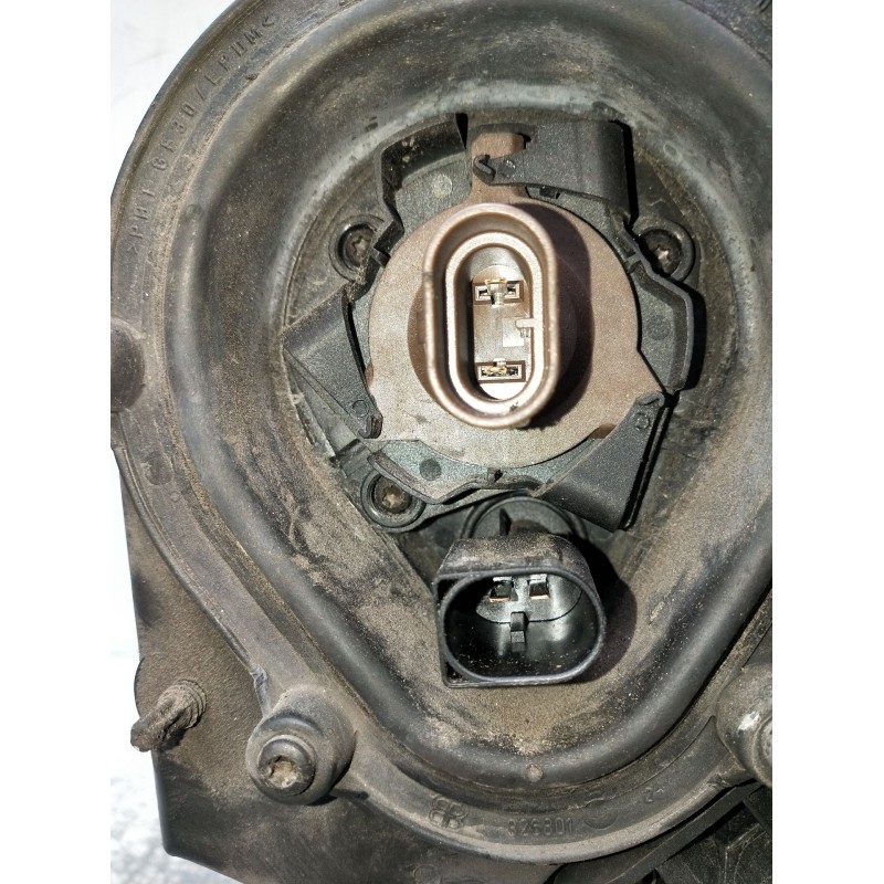 Recambio de faro derecho para mercedes-benz clase e (w211) e 270 cdi (211.016) referencia OEM IAM 5DV00829000 XENON 2002