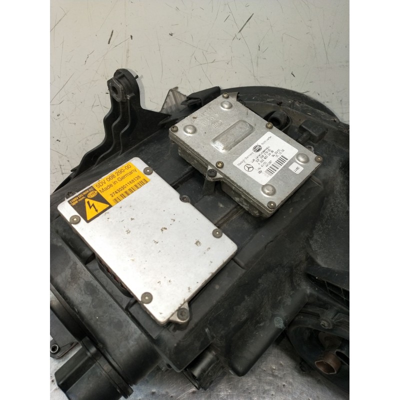 Recambio de faro derecho para mercedes-benz clase e (w211) e 270 cdi (211.016) referencia OEM IAM 5DV00829000 XENON 2002