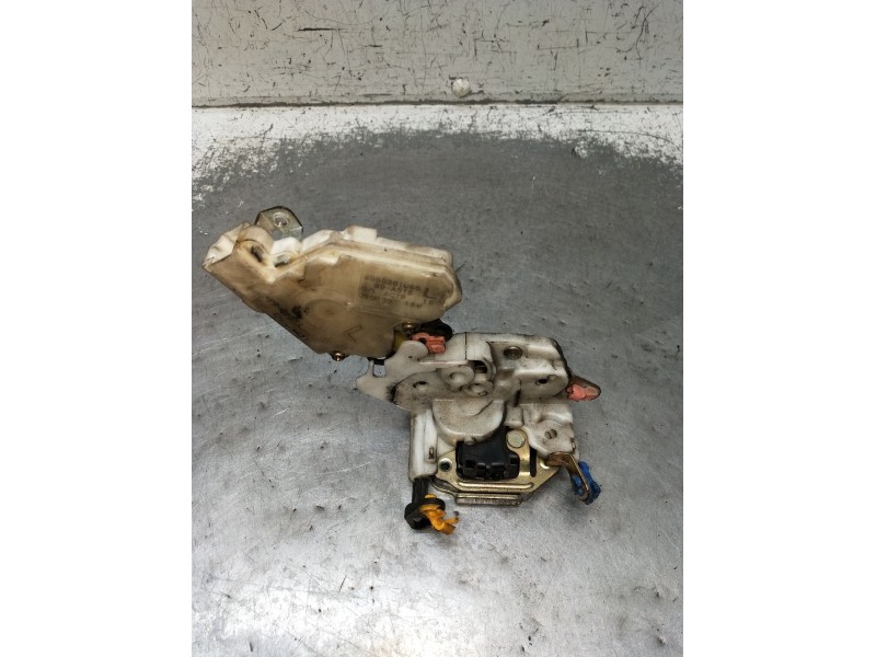 Recambio de motor cierre centralizado delantero izquierdo para nissan almera ii hatchback (n16) 2.2 dci referencia OEM IAM 80553