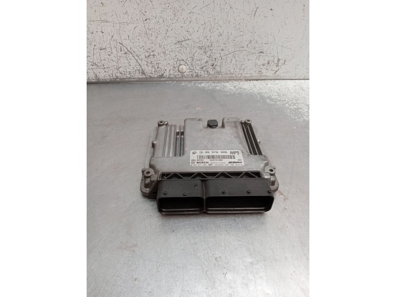 Recambio de centralita motor uce para opel insignia a sports tourer (g09) 2.0 cdti (35) referencia OEM IAM 0281017105 55576906 5