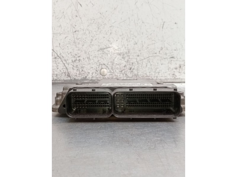 Recambio de centralita motor uce para opel insignia a sports tourer (g09) 2.0 cdti (35) referencia OEM IAM 0281017105 55576906 5