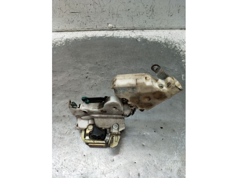 Recambio de motor cierre centralizado trasero derecho para nissan almera ii hatchback (n16) 2.2 dci referencia OEM IAM 82552BM76