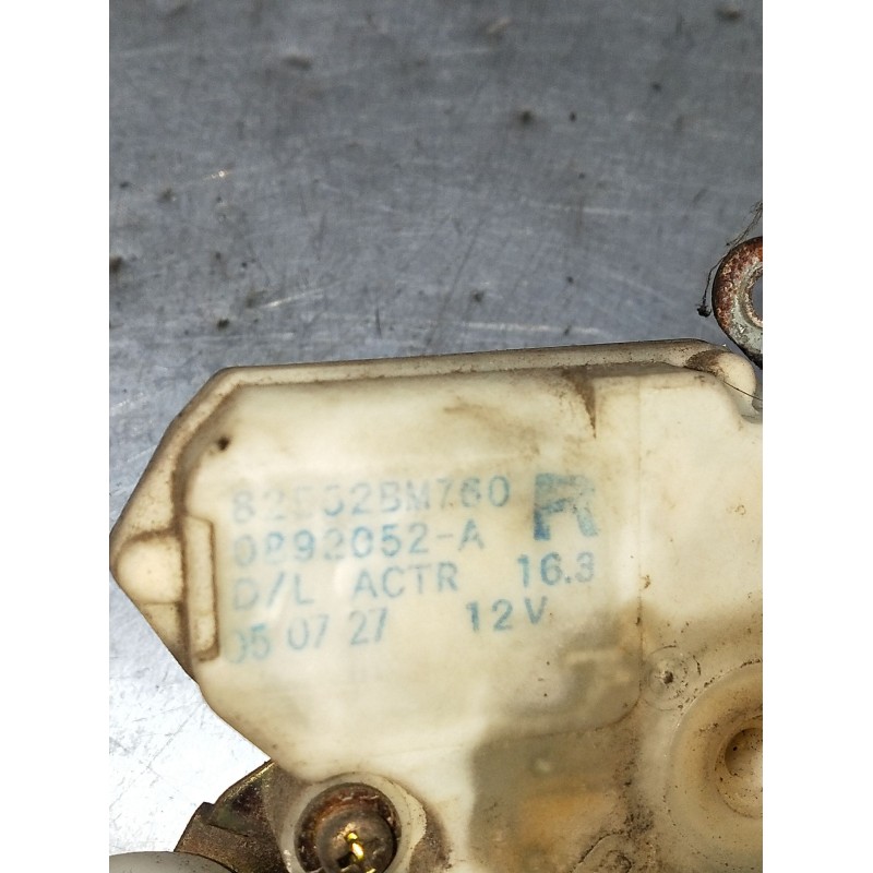 Recambio de motor cierre centralizado trasero derecho para nissan almera ii hatchback (n16) 2.2 dci referencia OEM IAM 82552BM76