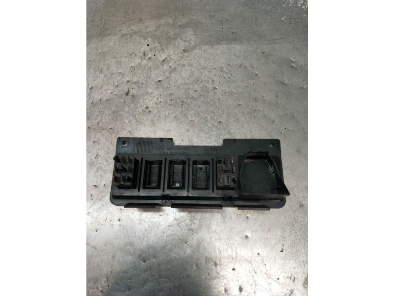 Recambio de mando elevalunas delantero izquierdo para seat ibiza ii (6k1) 1.8 i referencia OEM IAM 6K0857061  1993