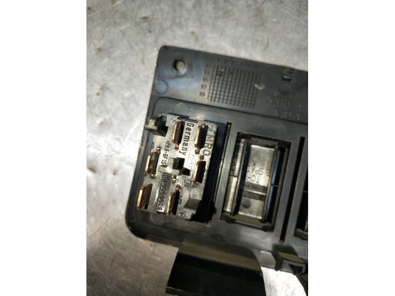 Recambio de mando elevalunas delantero izquierdo para seat ibiza ii (6k1) 1.8 i referencia OEM IAM 6K0857061  1993