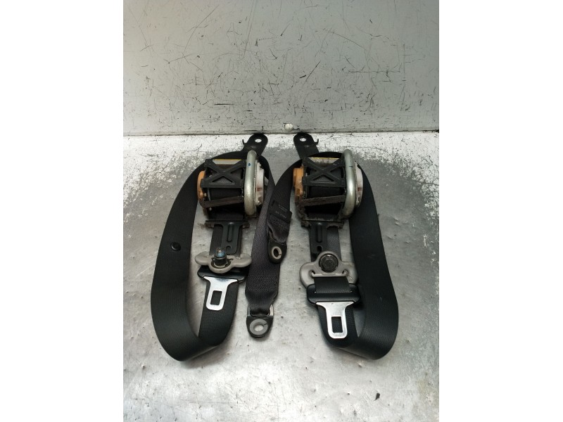 Recambio de juego cinturones delantero para nissan almera ii hatchback (n16) 2.2 dci referencia OEM IAM  5P 2002
