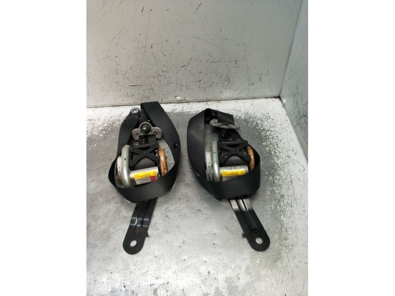 Recambio de juego cinturones delantero para nissan almera ii hatchback (n16) 2.2 dci referencia OEM IAM  5P 2002