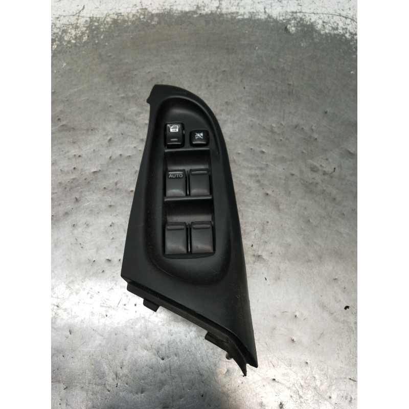 Recambio de mando elevalunas delantero izquierdo para nissan almera ii hatchback (n16) 2.2 dci referencia OEM IAM  5P 2002
