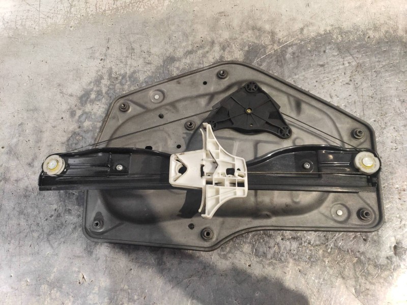 Recambio de elevalunas trasero derecho para skoda suberb (3t4) exclusive referencia OEM IAM 3T5839402A 8K0959812A 1101919813201 