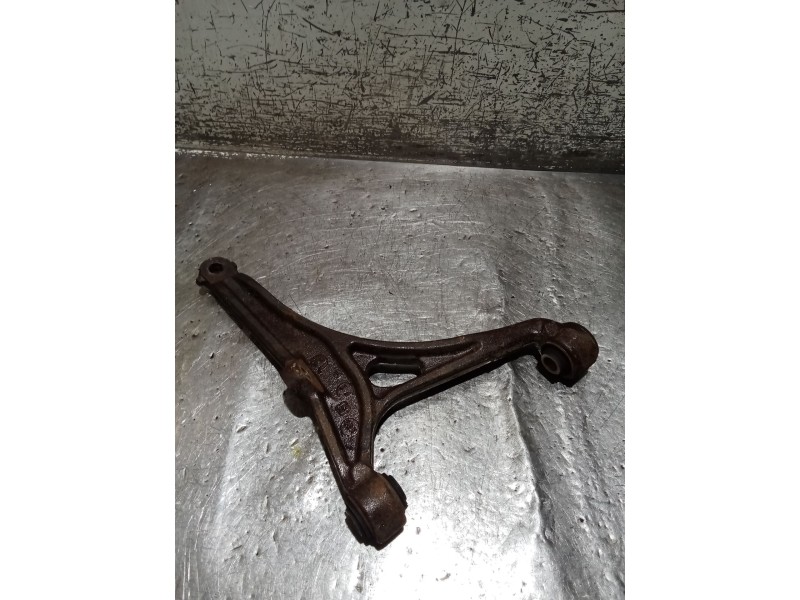 Recambio de brazo suspension inferior delantero derecho para citroën bx (xb-_) 14 e referencia OEM IAM   83