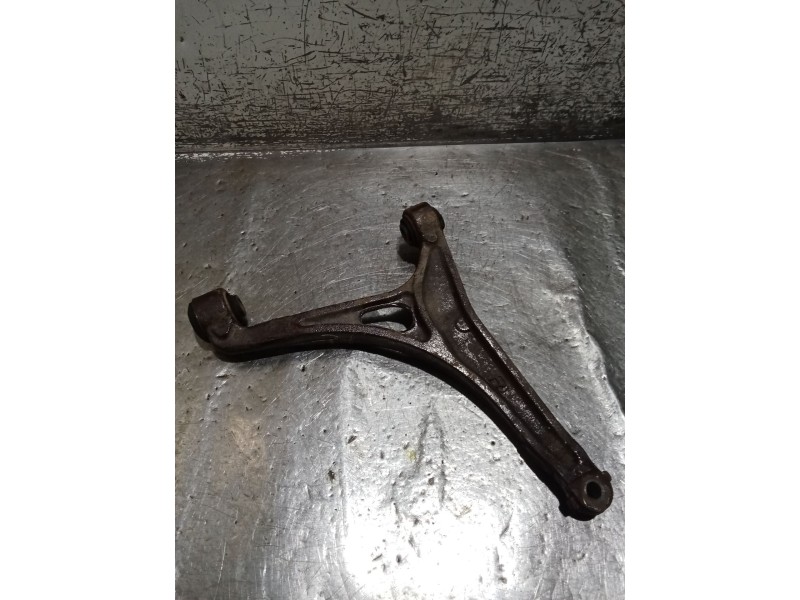Recambio de brazo suspension inferior delantero izquierdo para citroën bx (xb-_) 14 e referencia OEM IAM   83