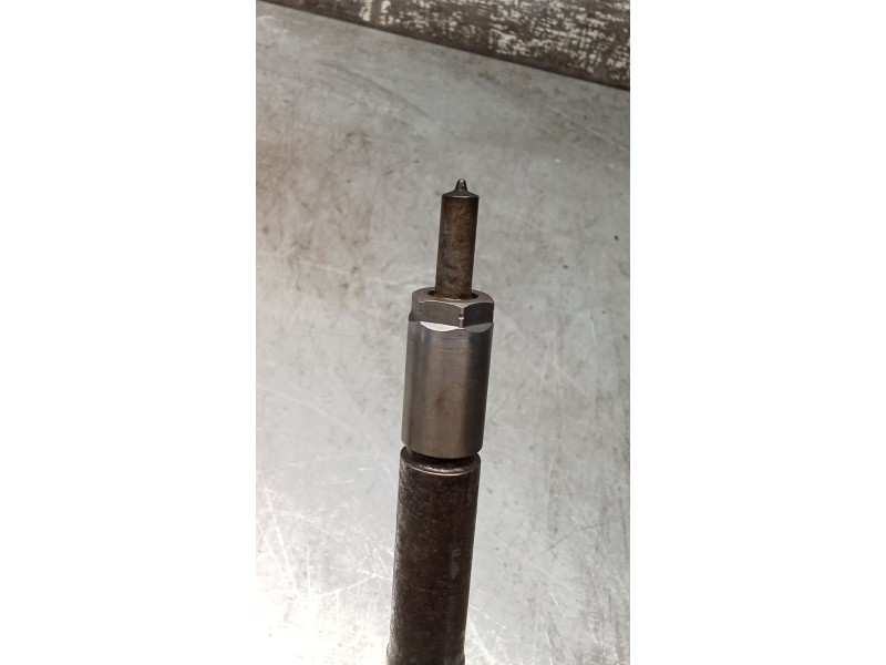 Recambio de inyector para ford focus c-max (dm2) 1.6 tdci referencia OEM IAM 0445110188 892080 BOSCH