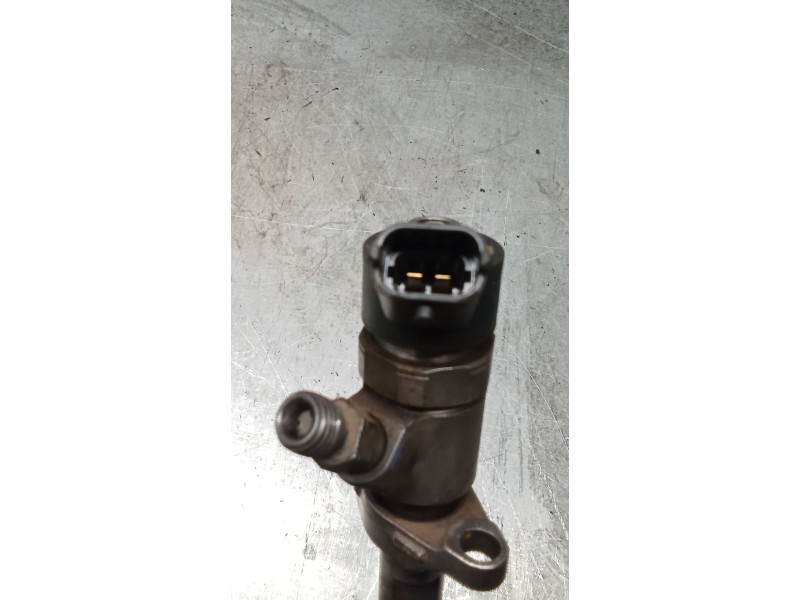 Recambio de inyector para ford focus c-max (dm2) 1.6 tdci referencia OEM IAM 0445110188 892080 BOSCH