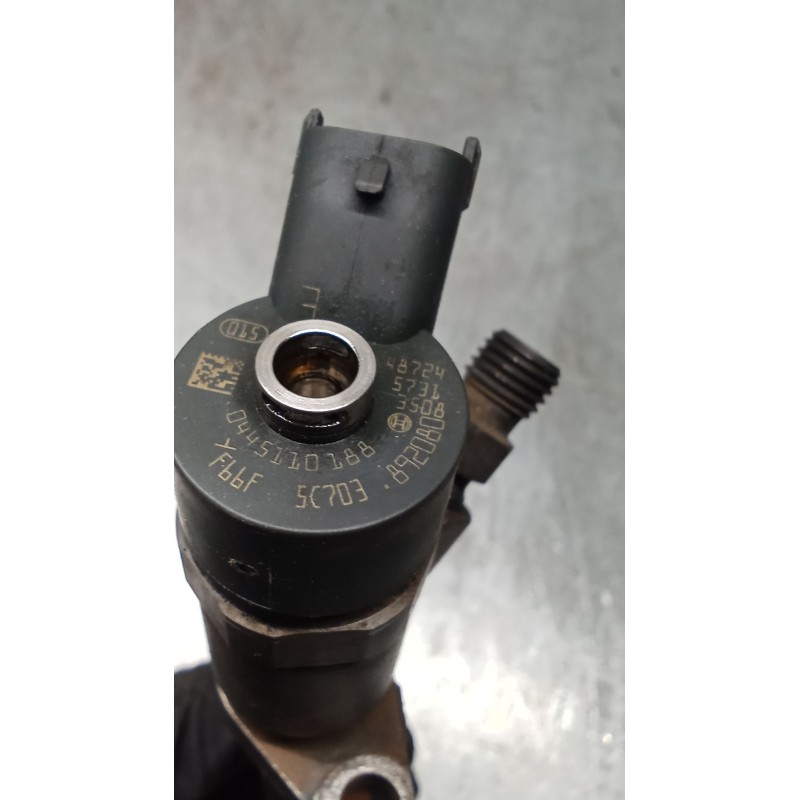 Recambio de inyector para ford focus c-max (dm2) 1.6 tdci referencia OEM IAM 0445110188 892080 BOSCH