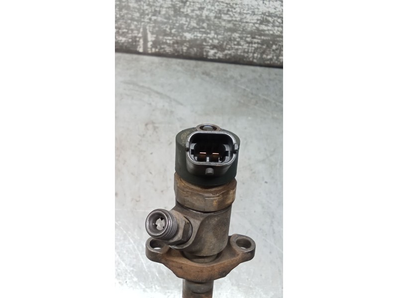 Recambio de inyector para ford focus c-max (dm2) 1.6 tdci referencia OEM IAM 0445110188 892080 BOSCH