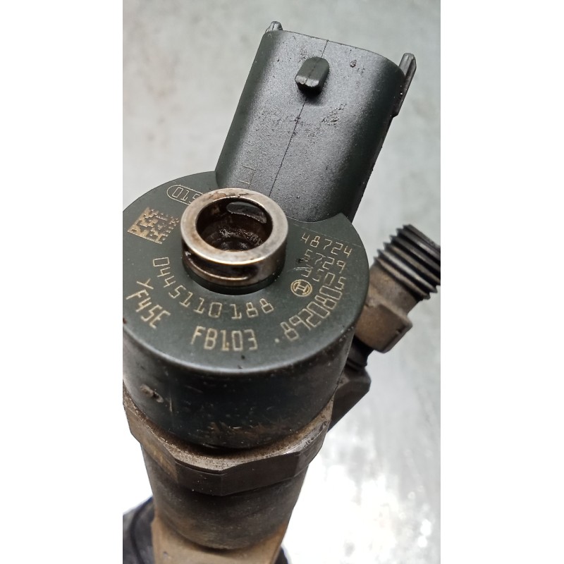 Recambio de inyector para ford focus c-max (dm2) 1.6 tdci referencia OEM IAM 0445110188 892080 BOSCH
