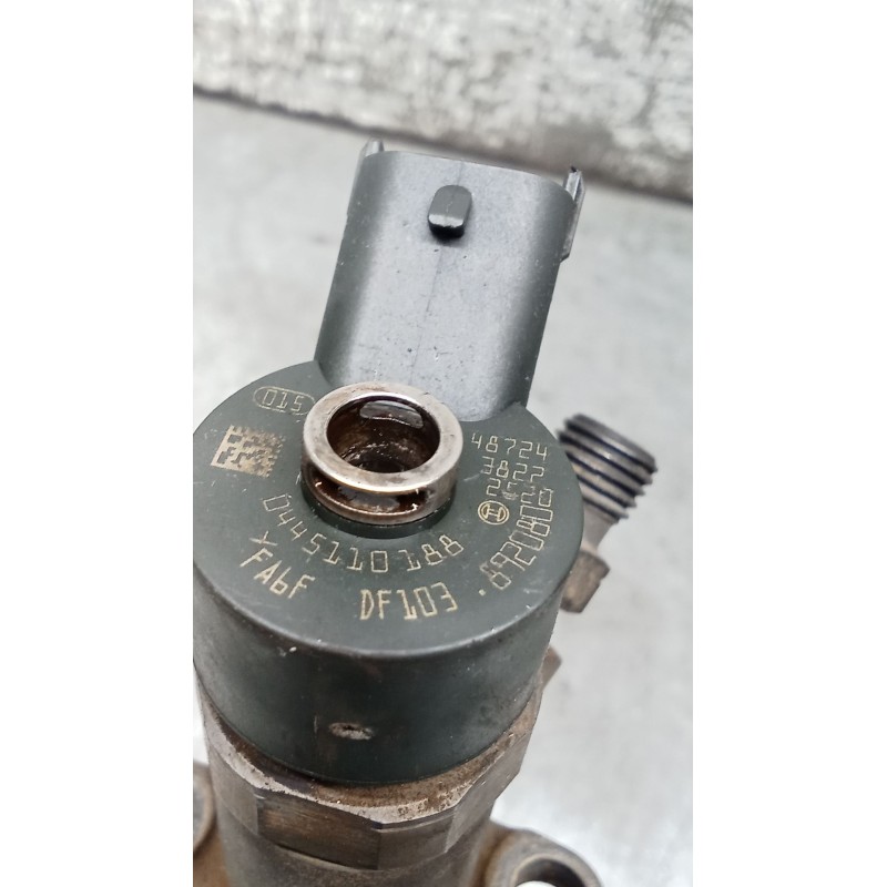 Recambio de inyector para ford focus c-max (dm2) 1.6 tdci referencia OEM IAM 0445110188 892080 BOSCH