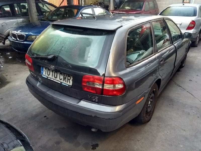 volvo v40 familiar del año 2003
