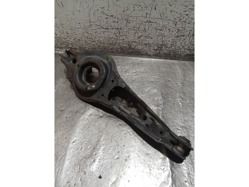 Recambio de brazo suspension inferior trasero izquierdo para volvo v50 (545) 2.0 d referencia OEM IAM  04 POSTERIOR