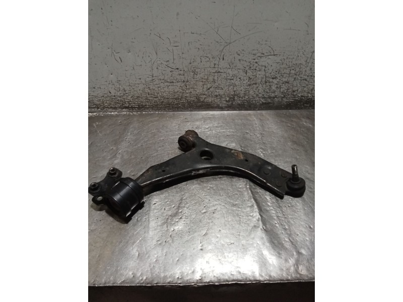 Recambio de brazo suspension inferior delantero derecho para volvo v50 (545) 2.0 d referencia OEM IAM   04
