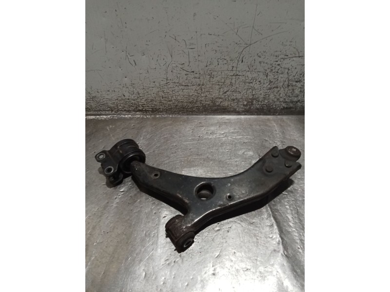 Recambio de brazo suspension inferior delantero derecho para volvo v50 (545) 2.0 d referencia OEM IAM   04