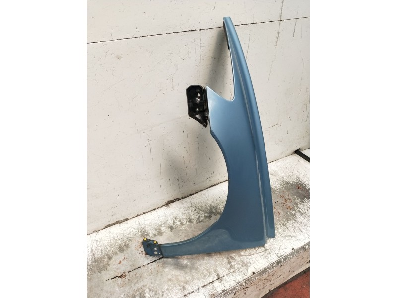 Recambio de aleta delantera izquierda para volvo v50 (545) 2.0 d referencia OEM IAM   2004