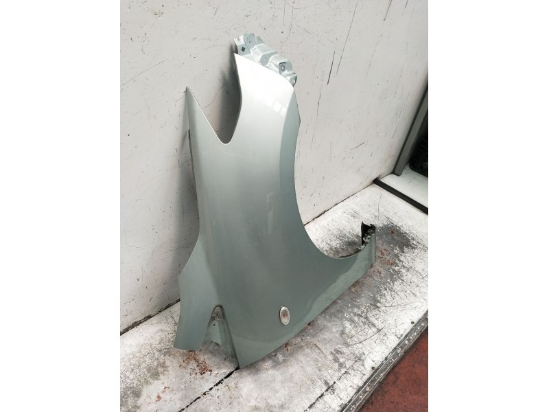 Recambio de aleta delantera derecha para mazda 5 (cr) 2.0 cd (cr19) referencia OEM IAM   2005