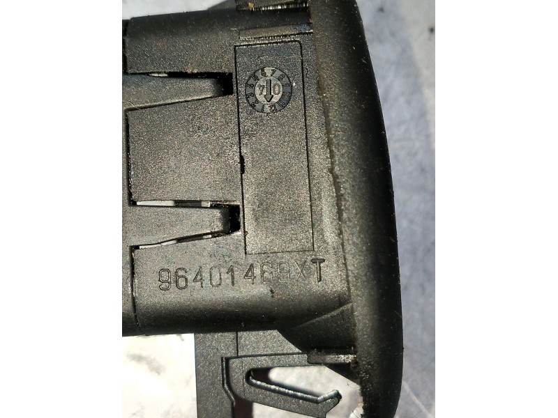 Recambio de mando elevalunas delantero izquierdo para citroën c3 i (fc_, fn_) 1.4 hdi referencia OEM IAM 96401469XT 5P 2002
