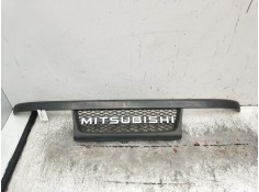 Recambio de rejilla delantera para fuso (mitsubishi) canter 3c13 referencia OEM IAM   2002