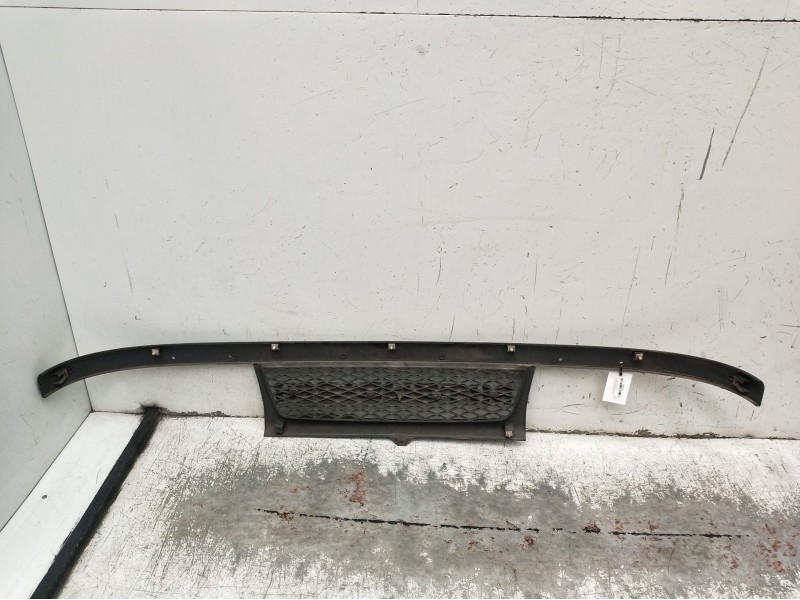 Recambio de rejilla delantera para fuso (mitsubishi) canter 3c13 referencia OEM IAM   2002