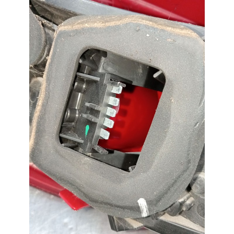 Recambio de piloto trasero derecho para opel corsa d (s07) 1.2 (l08, l68) referencia OEM IAM 13186351 89038961A 2006