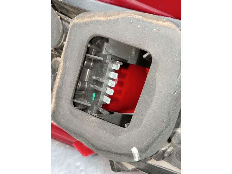 Recambio de piloto trasero derecho para opel corsa d (s07) 1.2 (l08, l68) referencia OEM IAM 13186351 89038961A 2006