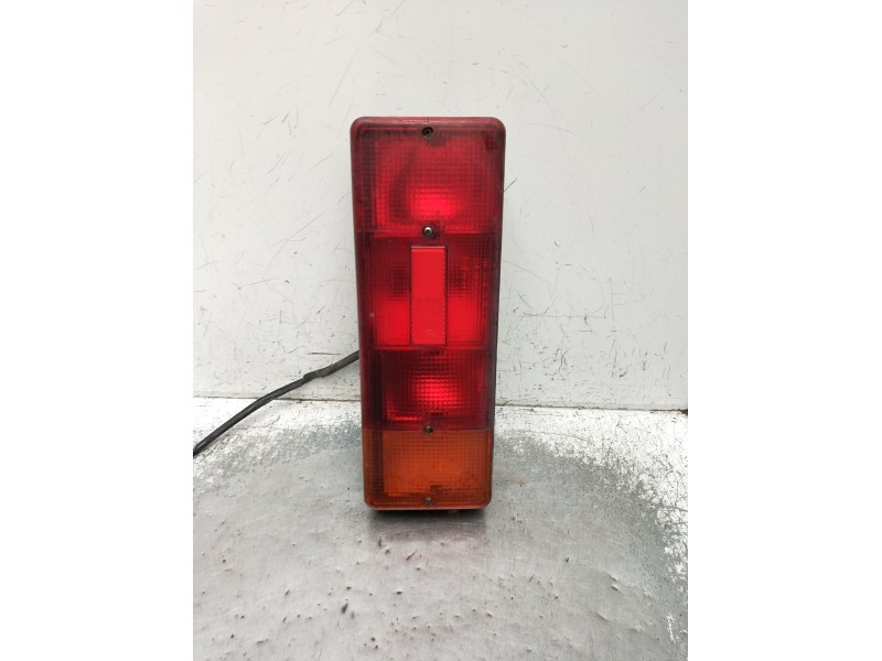 Recambio de piloto trasero izquierdo para fuso (mitsubishi) canter 3c13 referencia OEM IAM   2003