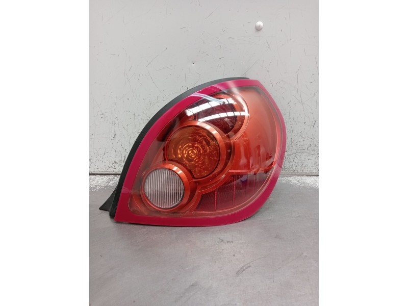 Recambio de piloto trasero derecho para nissan almera ii hatchback (n16) 1.8 referencia OEM IAM   