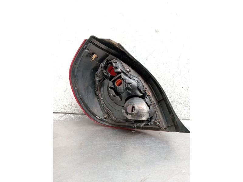 Recambio de piloto trasero derecho para nissan almera ii hatchback (n16) 1.8 referencia OEM IAM   