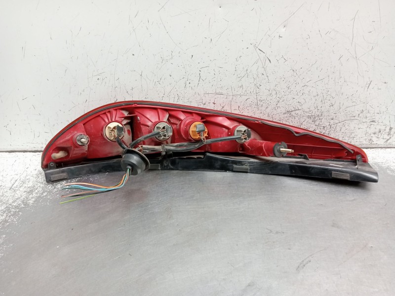 Recambio de piloto trasero derecho para ford mondeo iii turnier (bwy) 1.8 16v referencia OEM IAM   