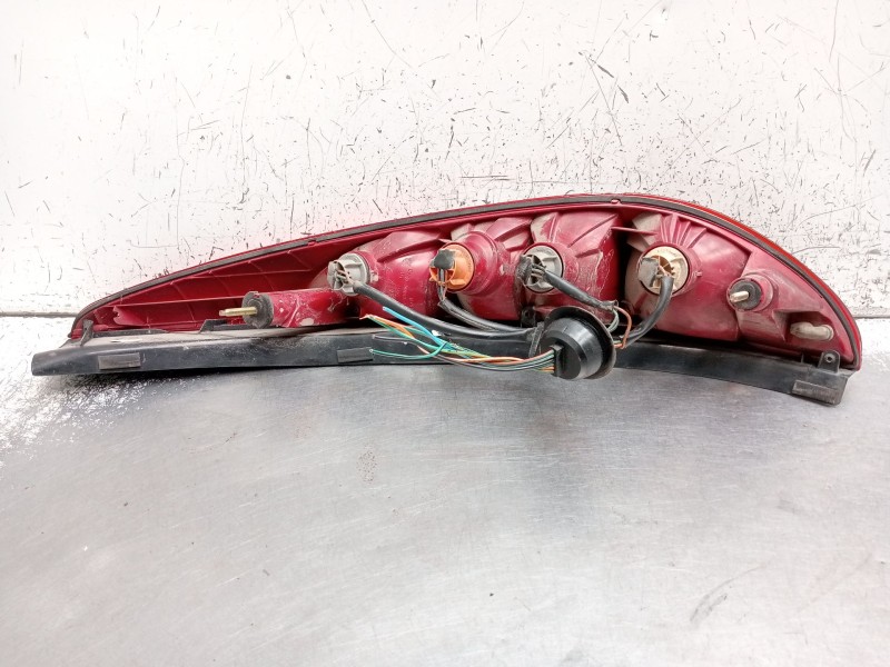 Recambio de piloto trasero izquierdo para ford mondeo iii turnier (bwy) 1.8 16v referencia OEM IAM   