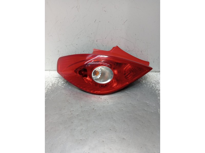 Recambio de piloto trasero izquierdo para opel corsa d (s07) 1.2 (l08, l68) referencia OEM IAM 13186350 89038960A 2006