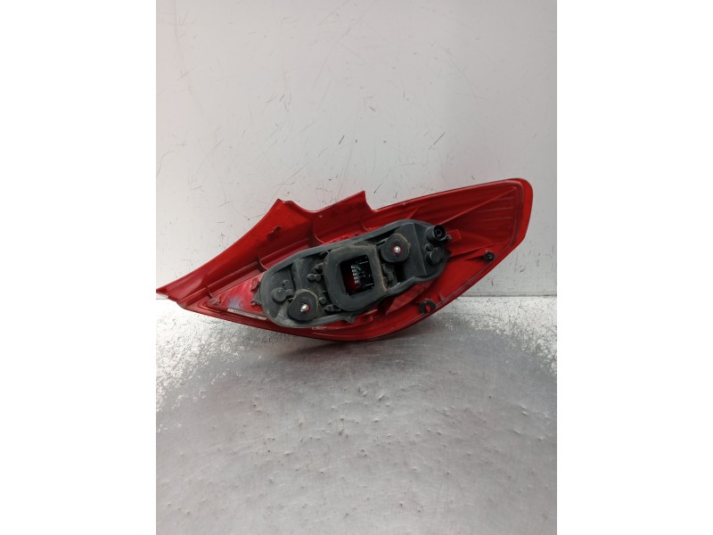 Recambio de piloto trasero izquierdo para opel corsa d (s07) 1.2 (l08, l68) referencia OEM IAM 13186350 89038960A 2006
