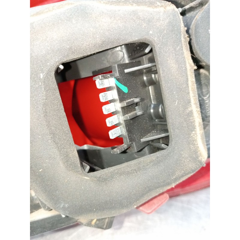 Recambio de piloto trasero izquierdo para opel corsa d (s07) 1.2 (l08, l68) referencia OEM IAM 13186350 89038960A 2006