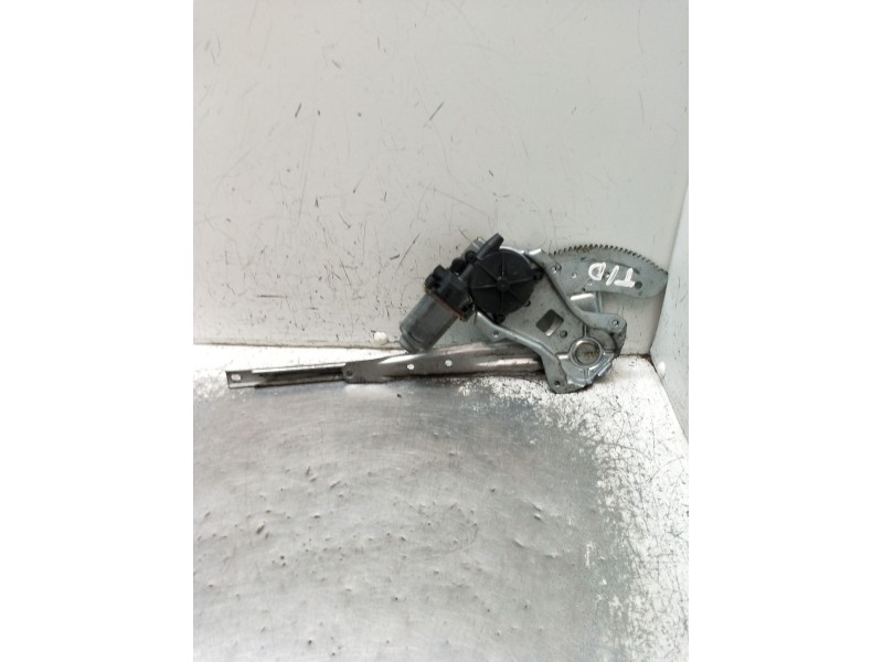 Recambio de elevalunas trasero derecho para nissan almera ii hatchback (n16) 2.2 dci referencia OEM IAM 400689 5P 2002