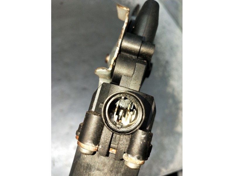 Recambio de elevalunas trasero derecho para nissan almera ii hatchback (n16) 2.2 dci referencia OEM IAM 400689 5P 2002