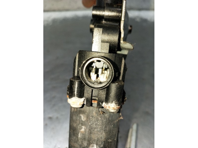 Recambio de elevalunas trasero izquierdo para nissan almera ii hatchback (n16) 2.2 dci referencia OEM IAM 400088 5P 2002