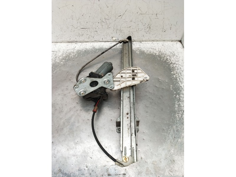 Recambio de elevalunas delantero izquierdo para fuso (mitsubishi) canter 3c13 referencia OEM IAM  2P 2003