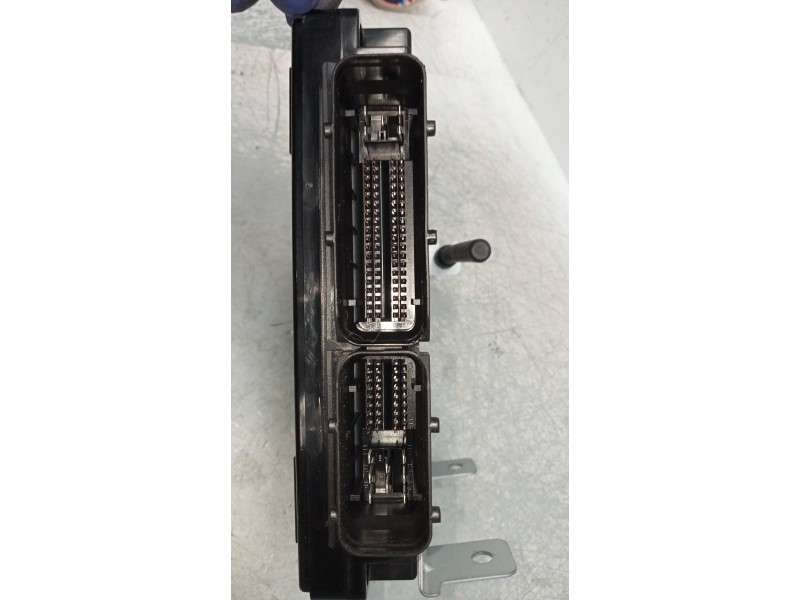 Recambio de modulo electronico para ssangyong tivoli 1.6 turbodiesel cat referencia OEM IAM 8711035301  