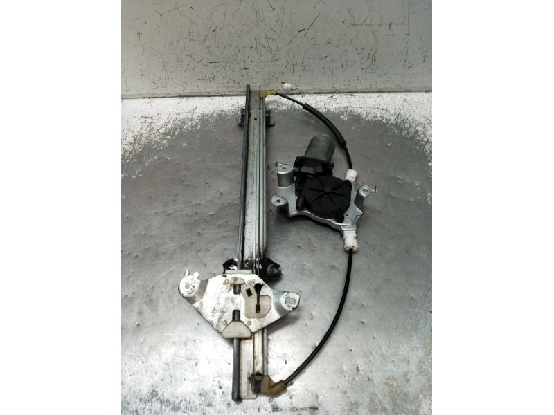 Recambio de elevalunas delantero derecho para nissan almera ii hatchback (n16) 2.2 dci referencia OEM IAM 400600 5P 2002