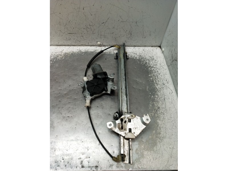 Recambio de elevalunas delantero izquierdo para nissan almera ii hatchback (n16) 2.2 dci referencia OEM IAM 400601 5P 2002